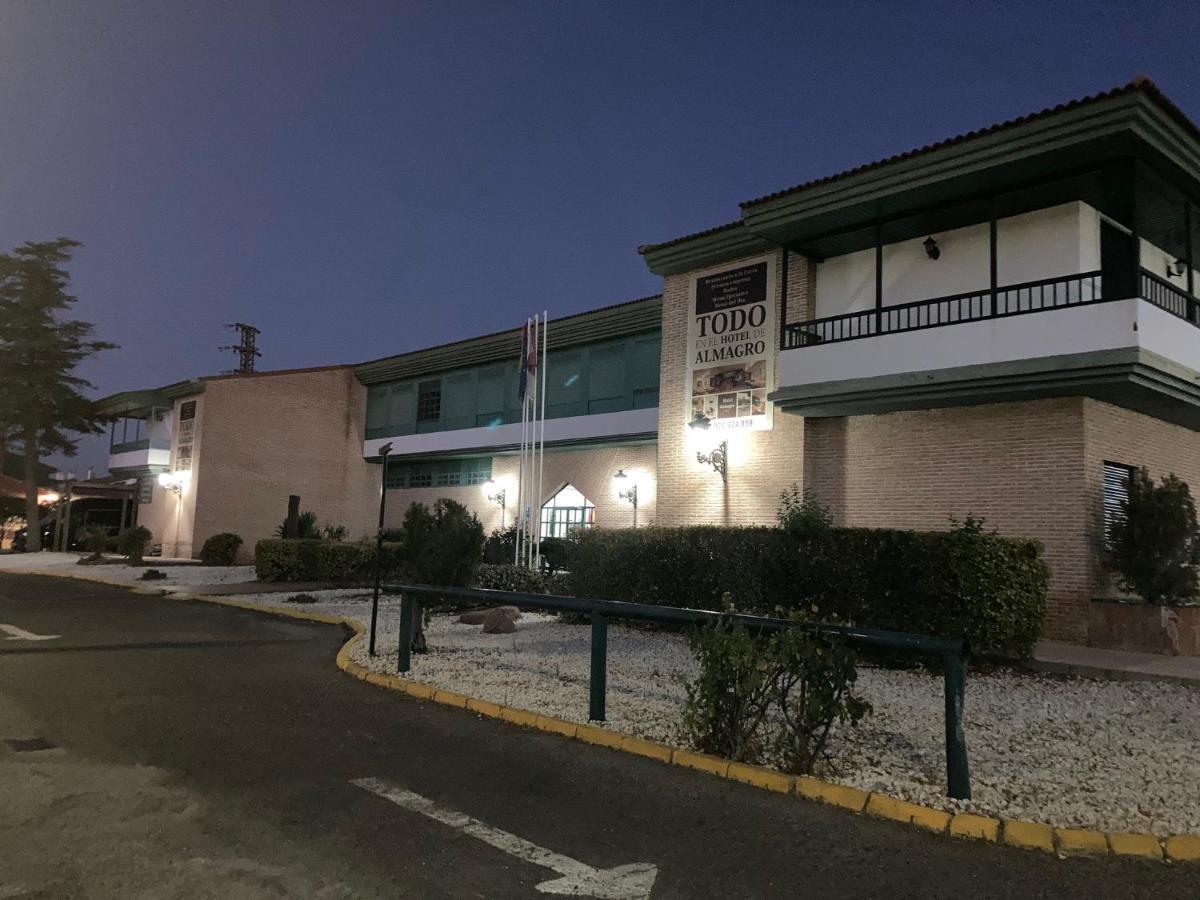 Hotel Almagro Buitenkant foto