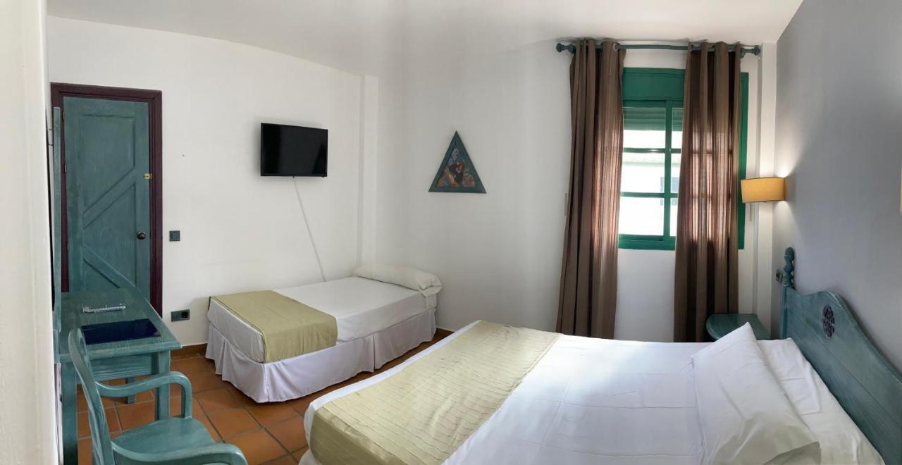 Hotel Almagro Buitenkant foto