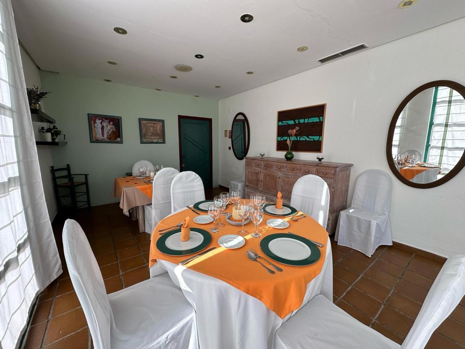 Hotel Almagro Buitenkant foto