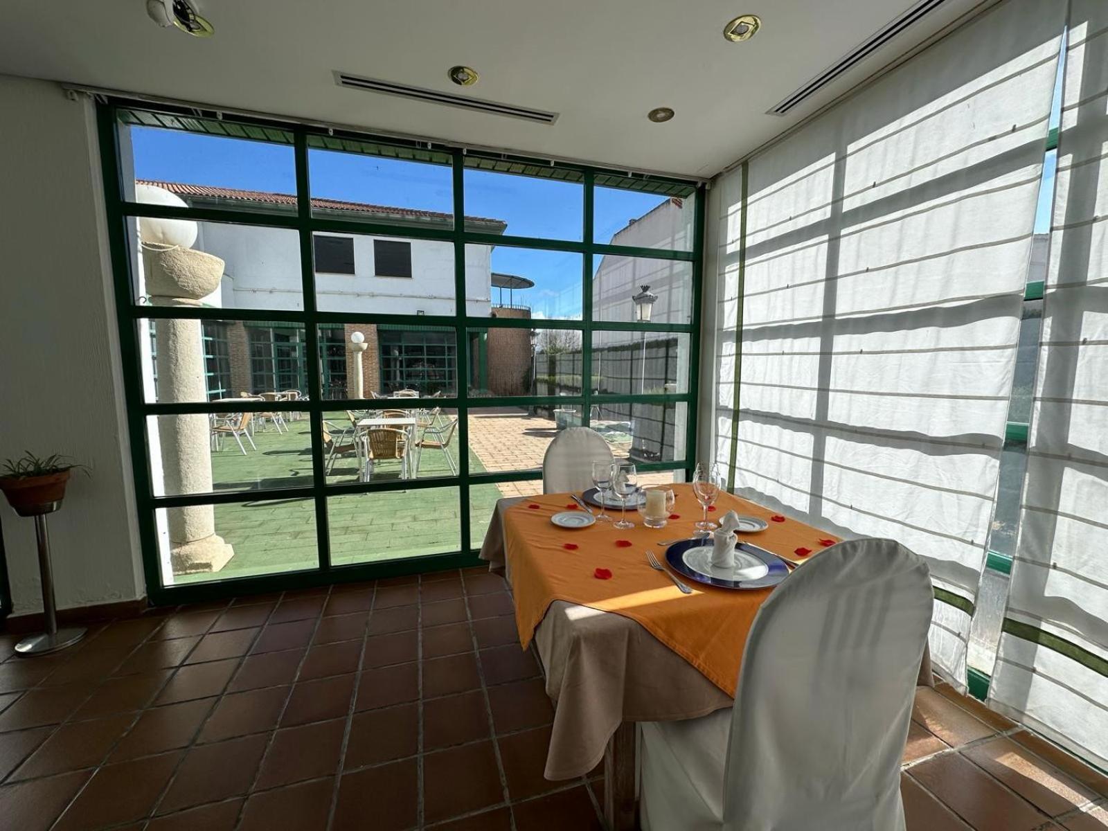 Hotel Almagro Buitenkant foto